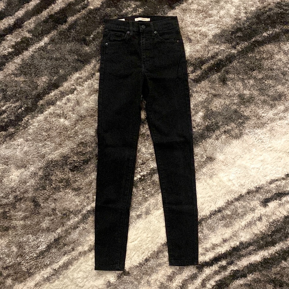 Size 25 Black Levi Skinny Jeans